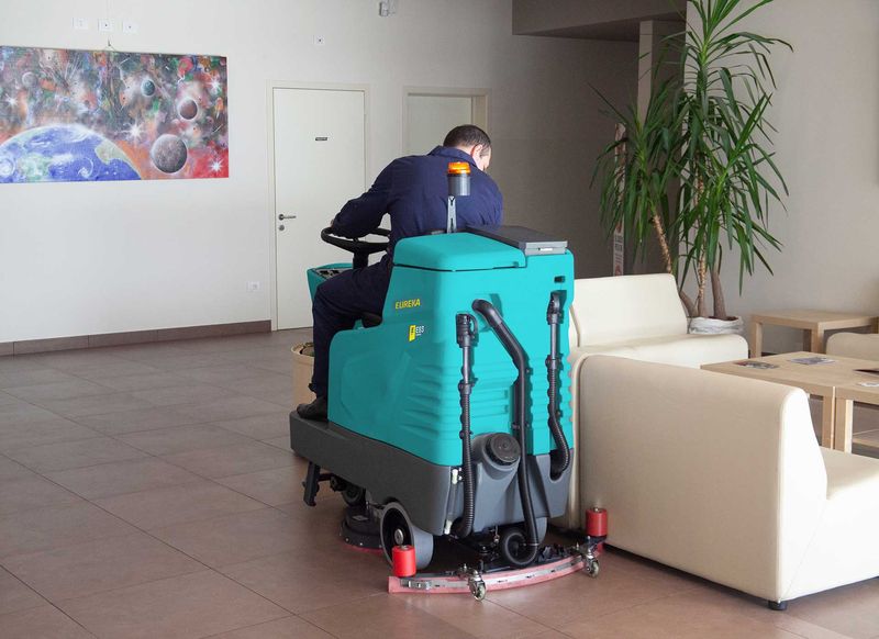 Eureka gulvvaskemaskin E83 Trac M